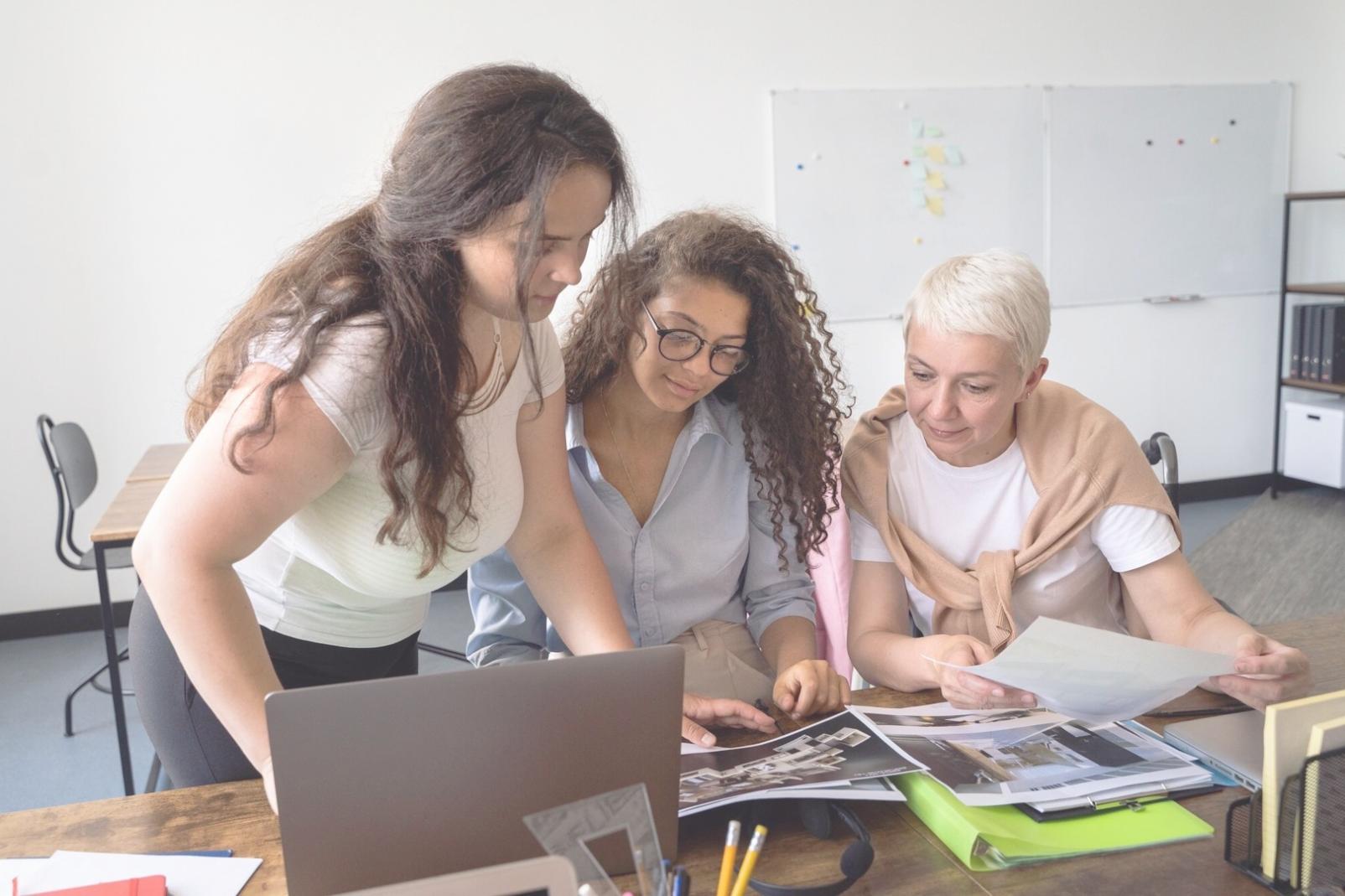 Session de formation pratique en photographie documentaire